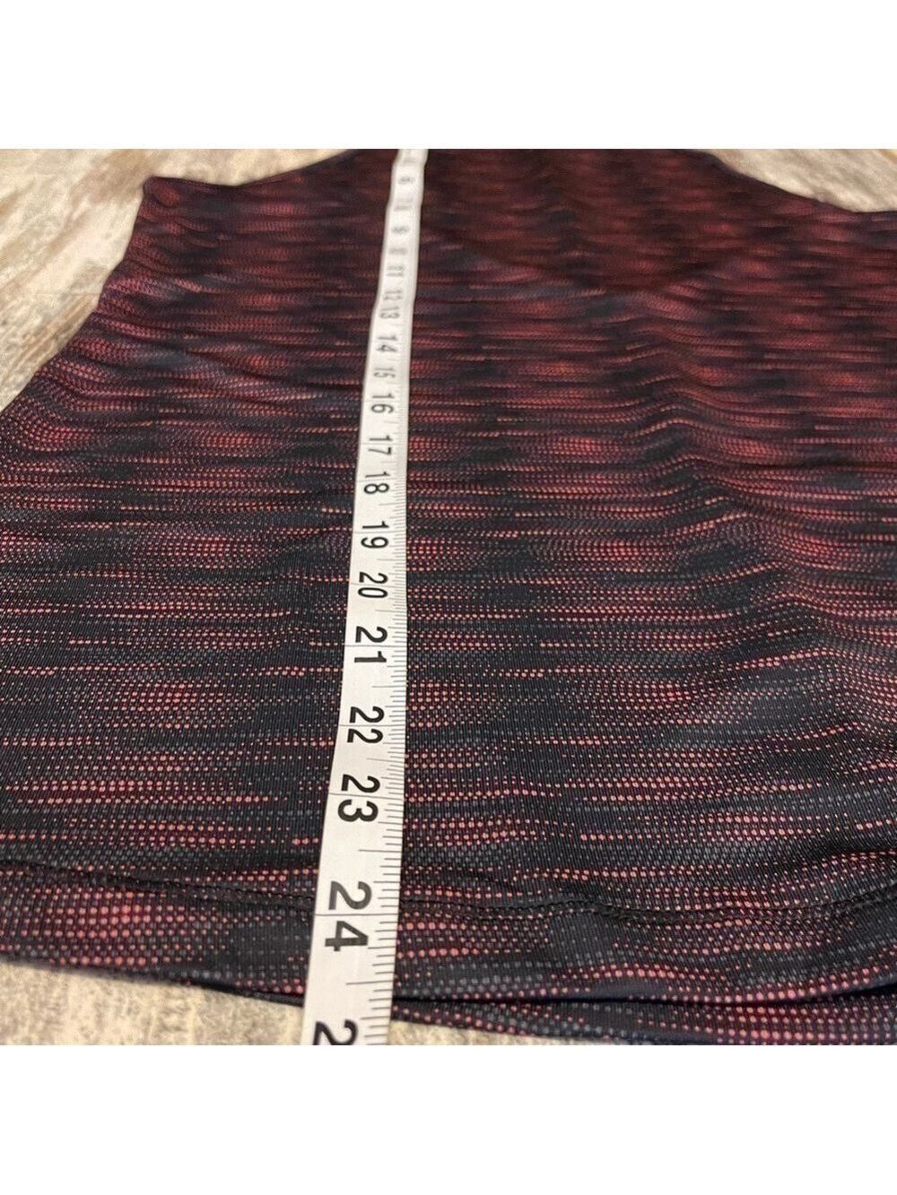 Reebok Athletic Women's Crisscross Back Workout Shirt Size Medium - Picture 5 of 7